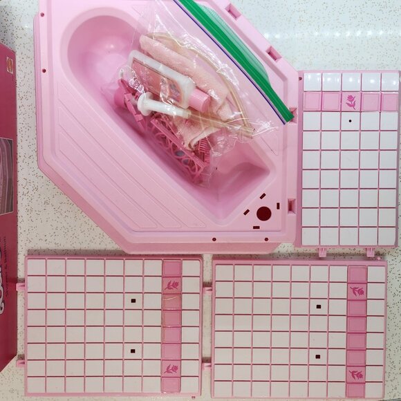 Barbie Sweet Roses Beauty Bath & Shower Kit - Picture 4 of 11